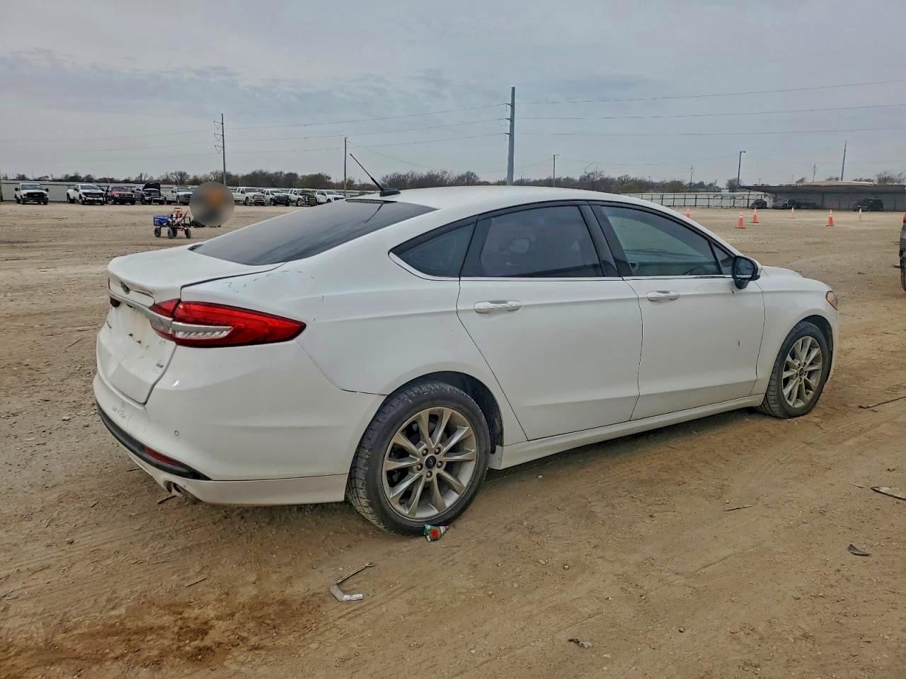 2017 FORD FUSION SE photo 3