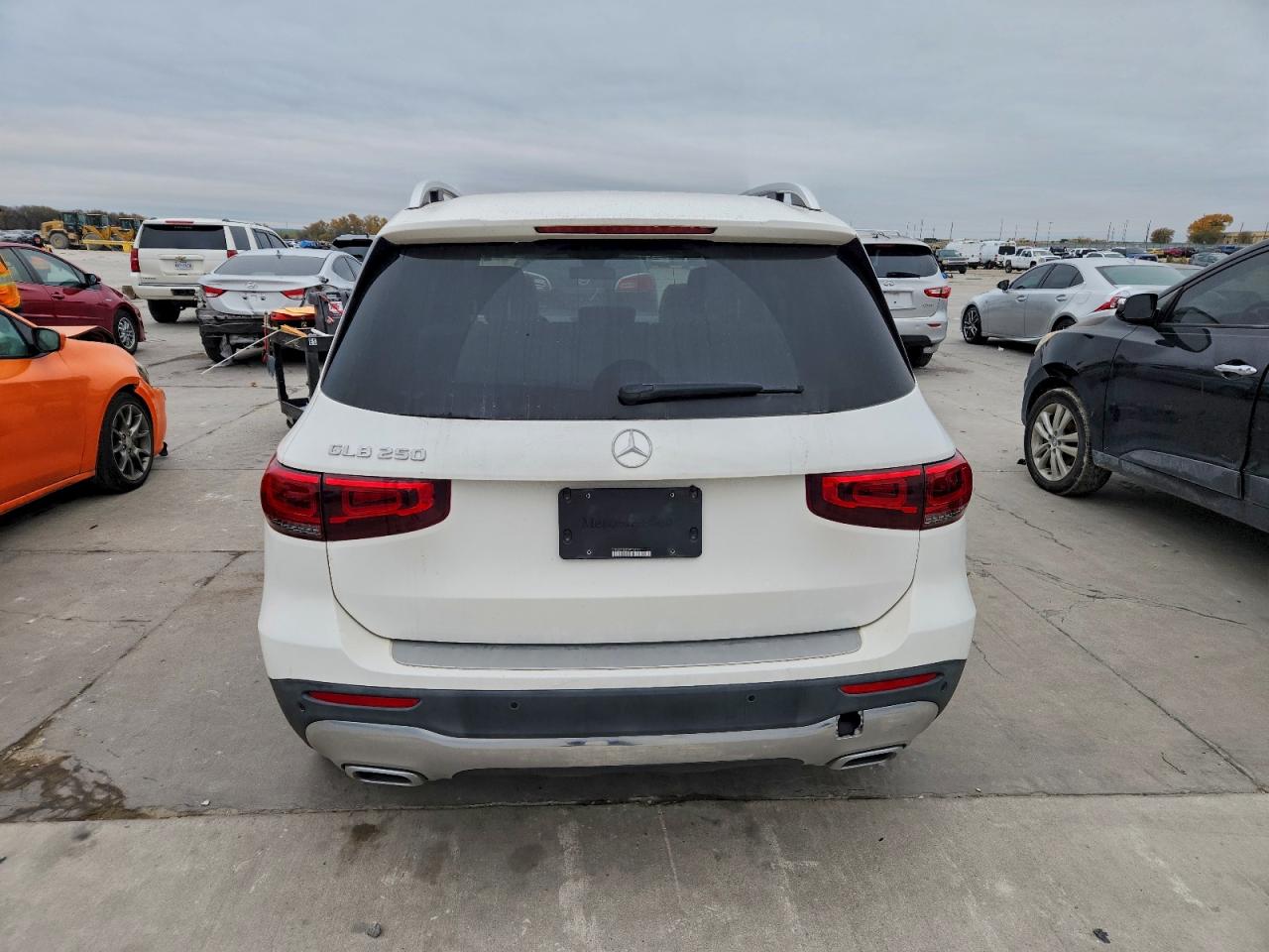 2021 MERCEDES-BENZ GLB 250 photo 6