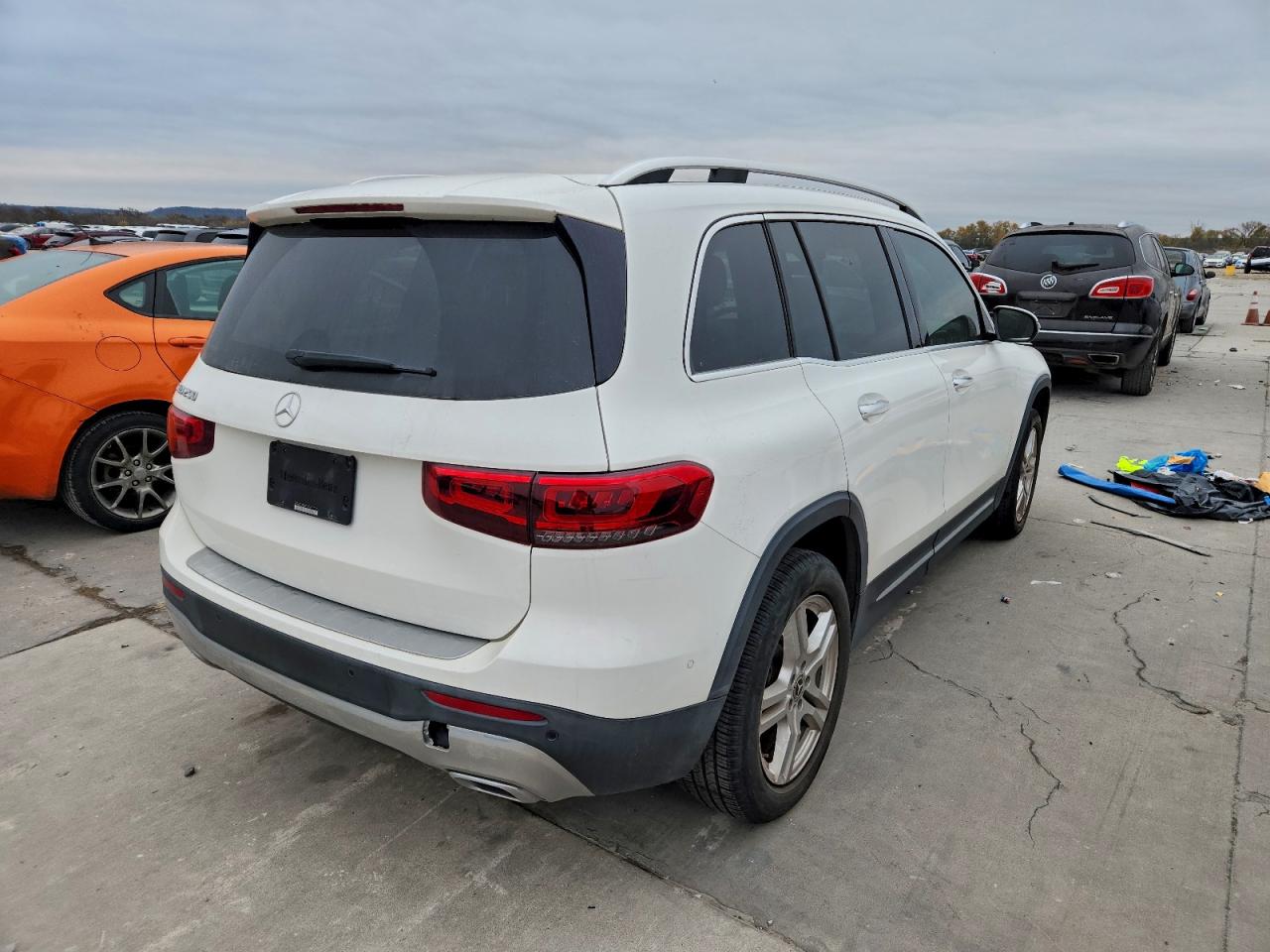 2021 MERCEDES-BENZ GLB 250 photo 3
