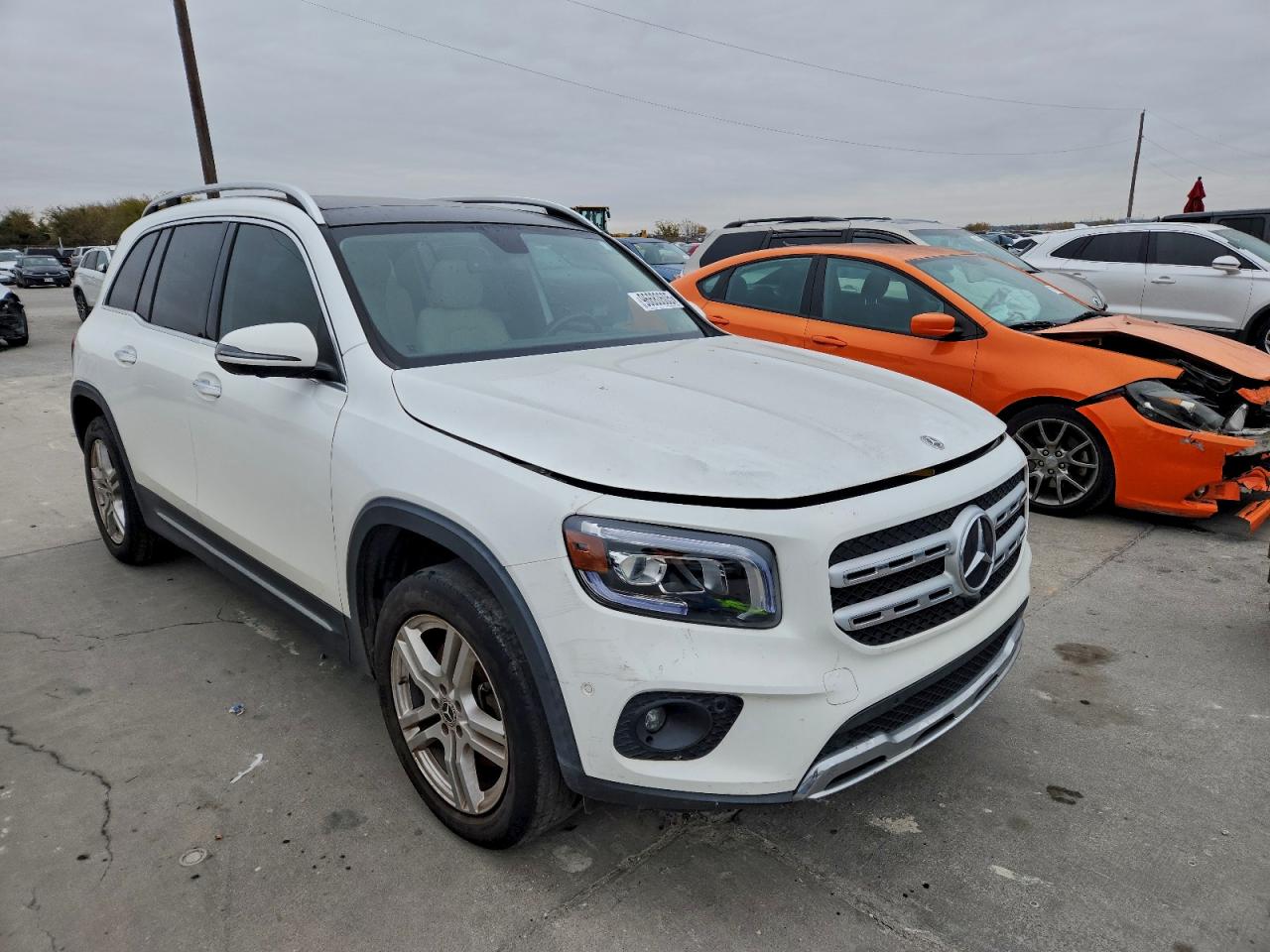 2021 MERCEDES-BENZ GLB 250 photo 4