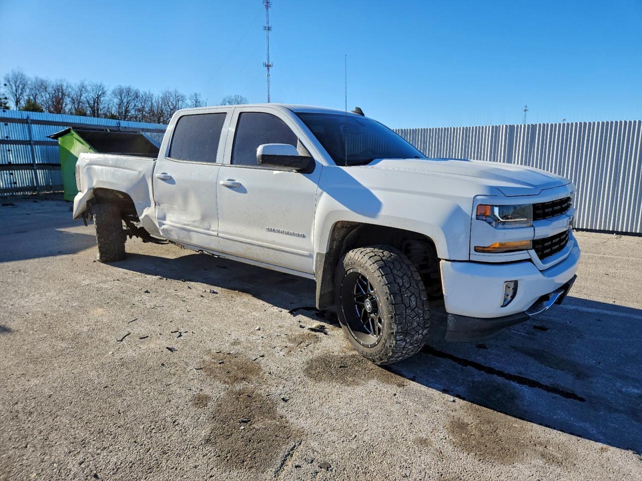 2016 CHEVROLET SILVERADO K1500 LT photo 4
