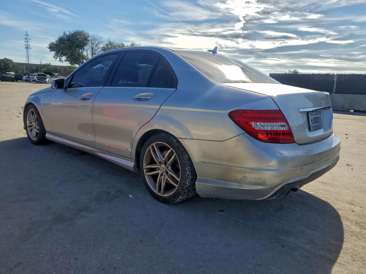 2013 MERCEDES-BENZ C 250 photo 2