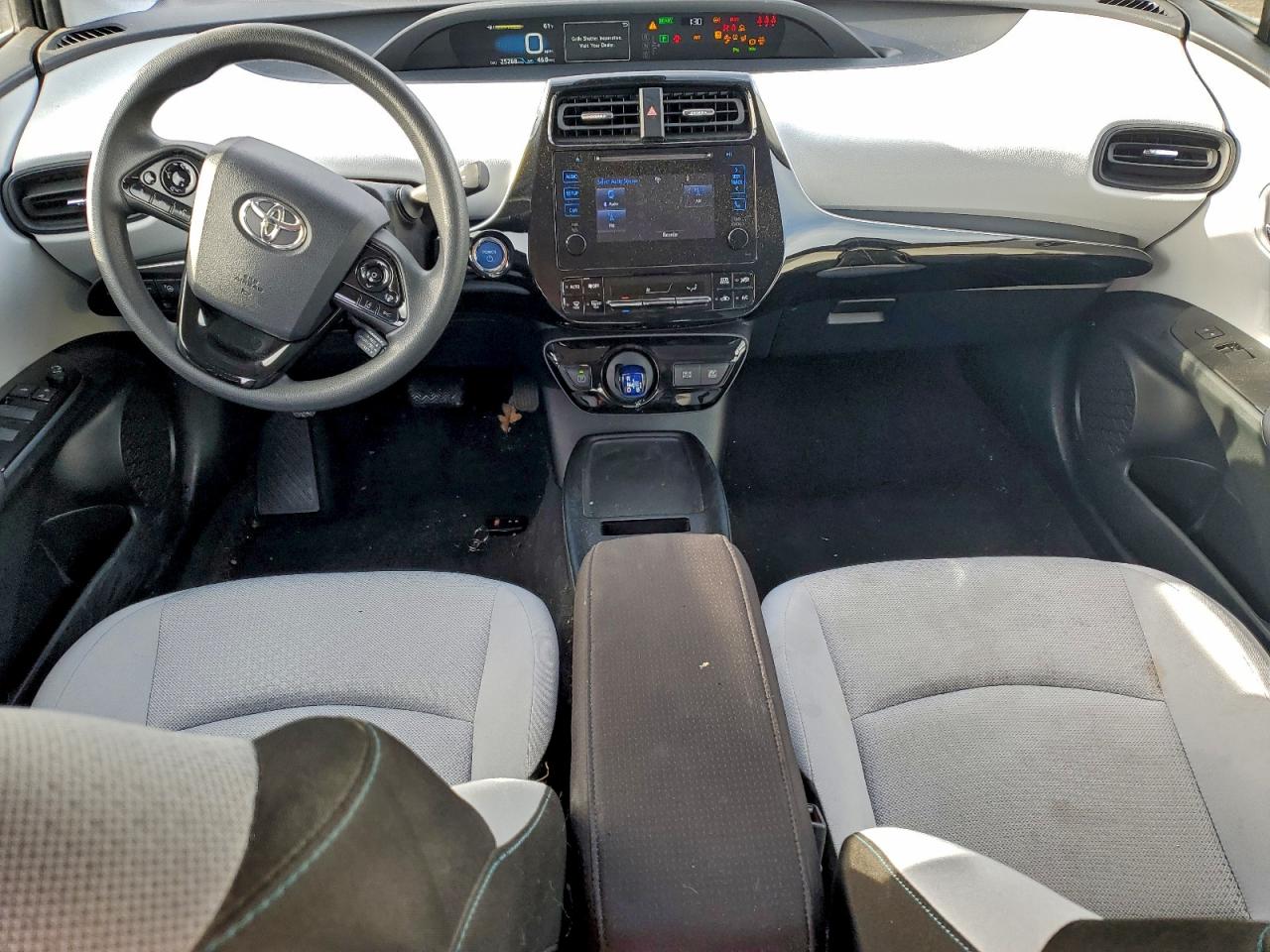 2019 TOYOTA PRIUS photo 8