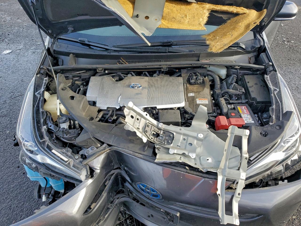 2019 TOYOTA PRIUS photo 11