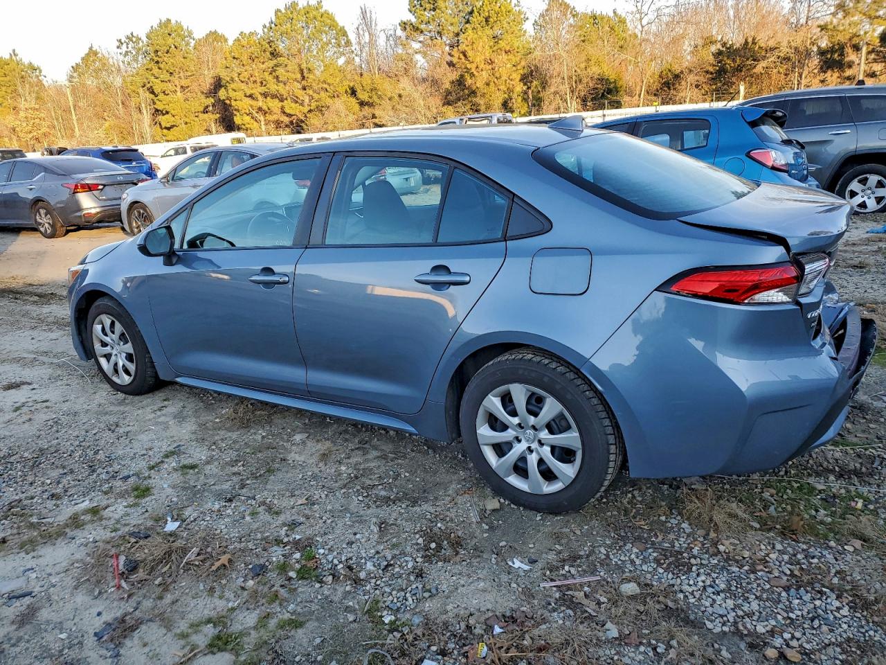2021 TOYOTA COROLLA LE photo 2