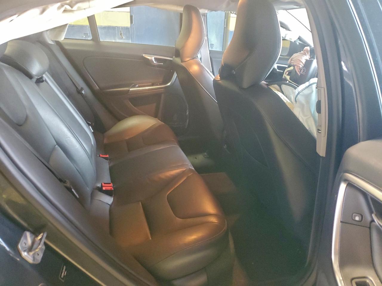 2016 VOLVO S60 PREMIER photo 10
