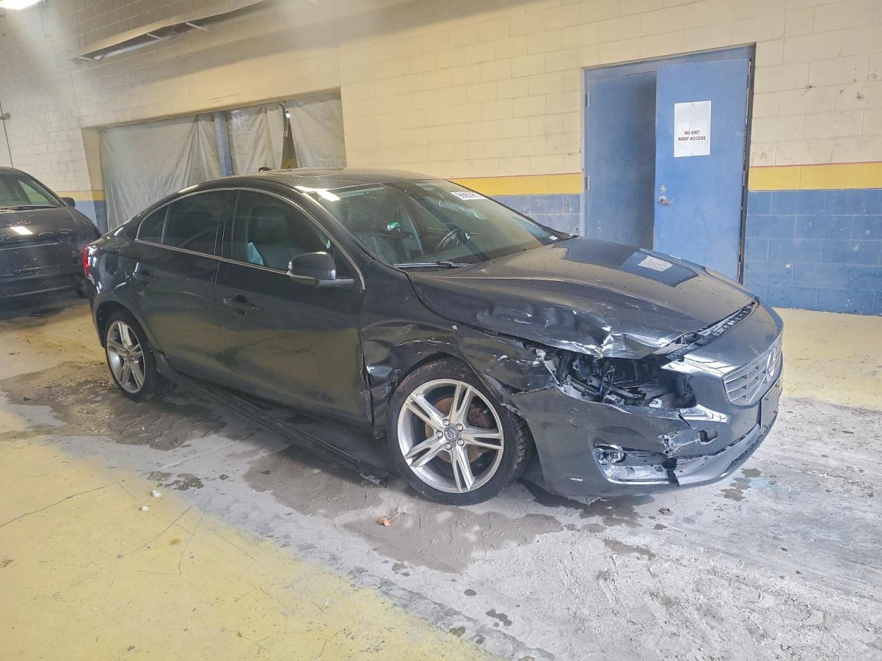 2016 VOLVO S60 PREMIER photo 4