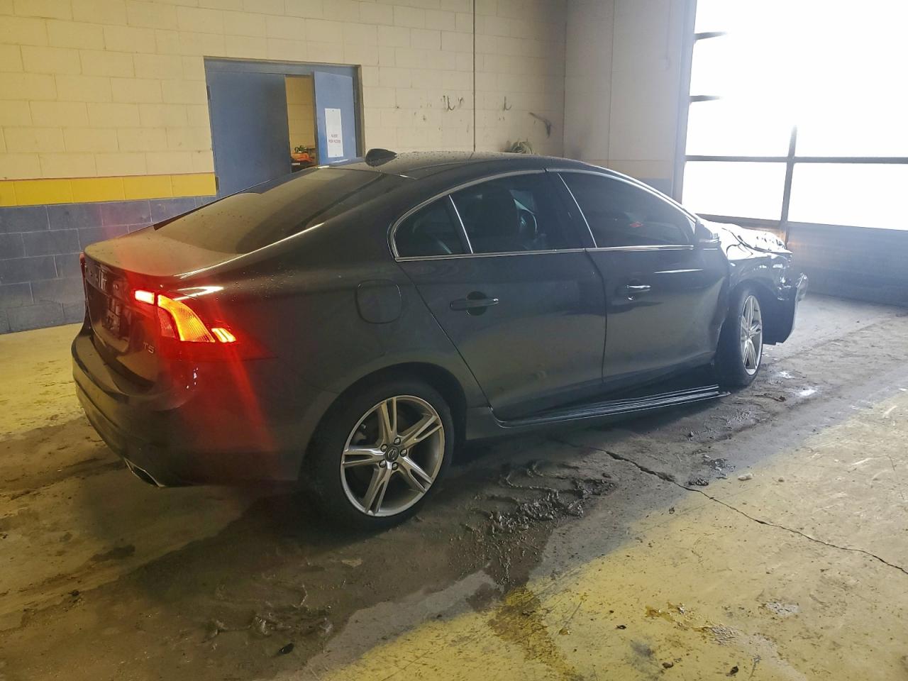 2016 VOLVO S60 PREMIER photo 3