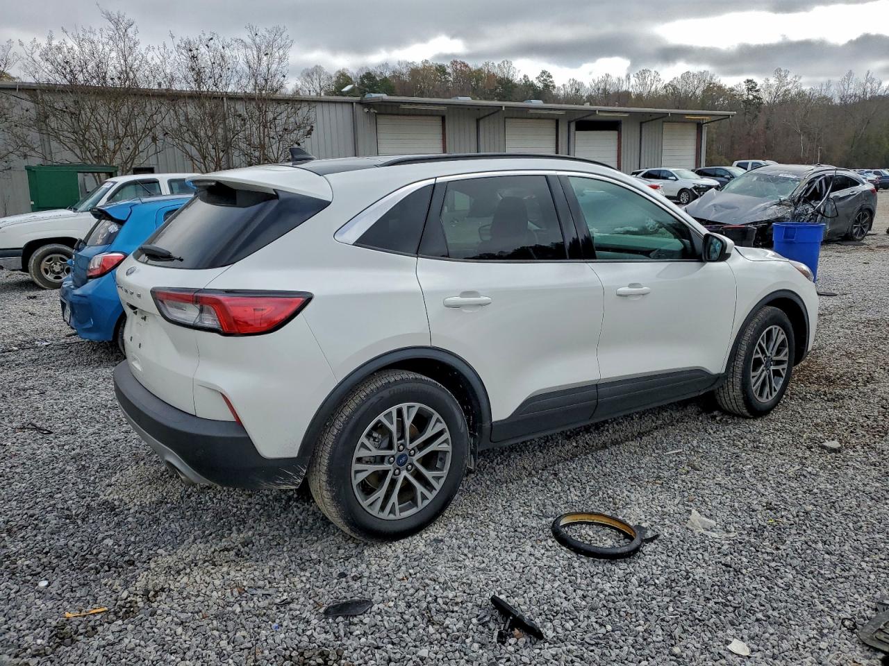 2022 FORD ESCAPE SEL photo 3