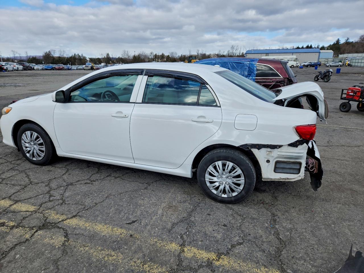 2010 TOYOTA COROLLA BASE photo 2