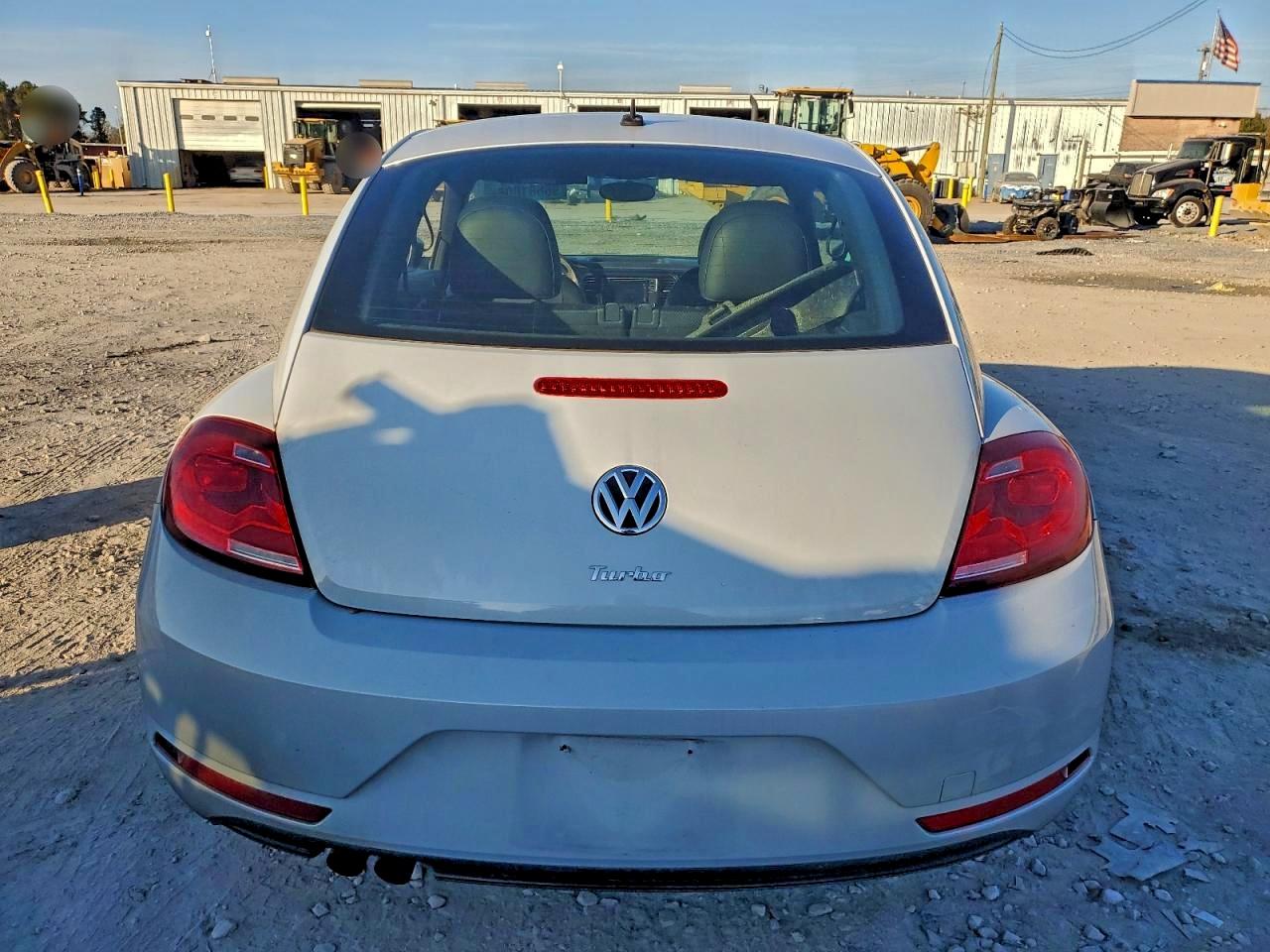 2017 VOLKSWAGEN BEETLE photo 6