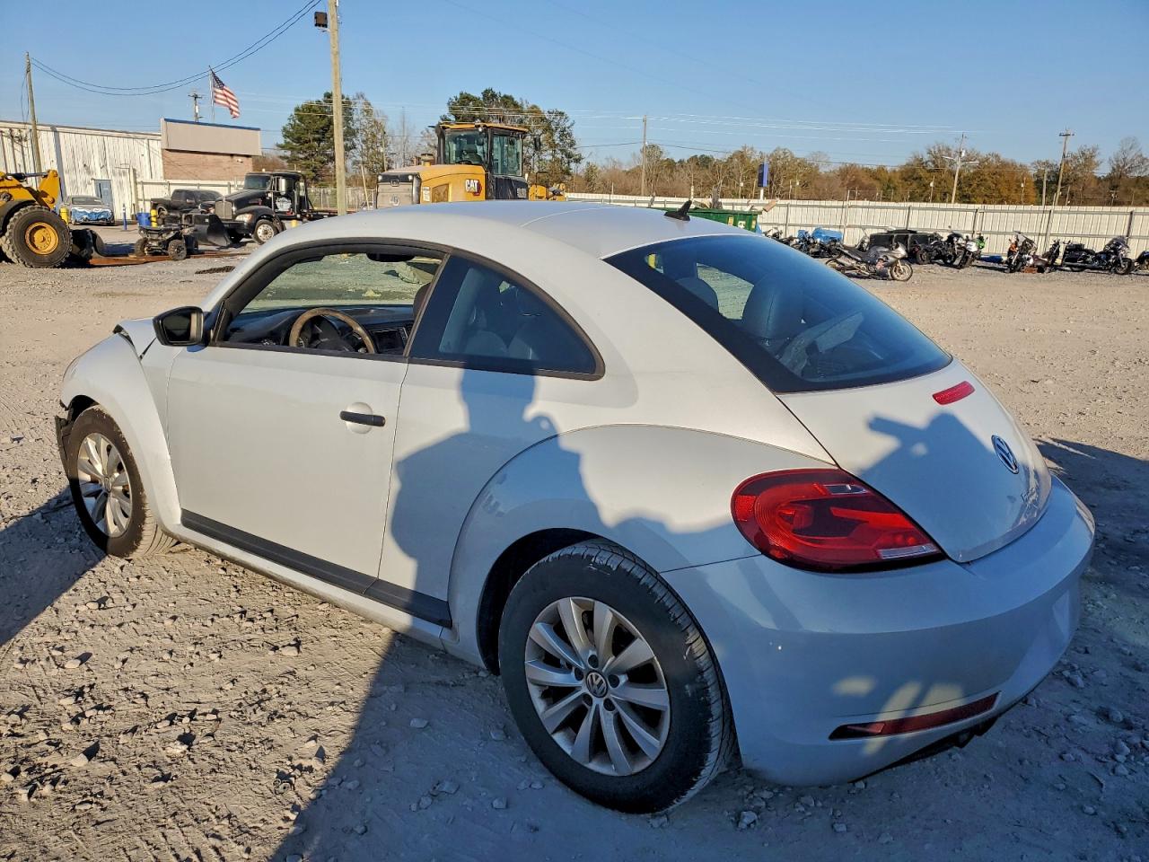 2017 VOLKSWAGEN BEETLE photo 2