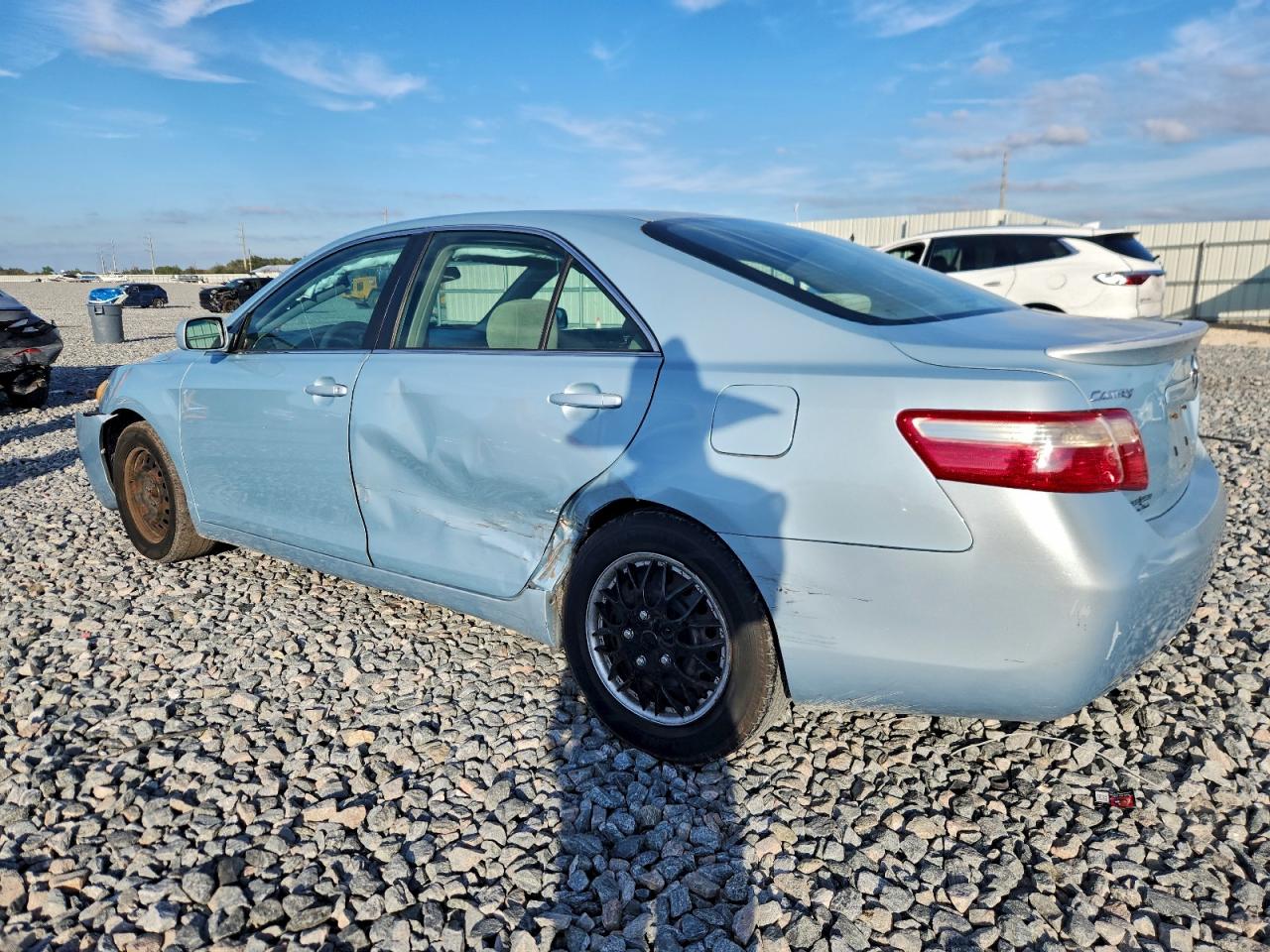 2007 TOYOTA CAMRY LE photo 2