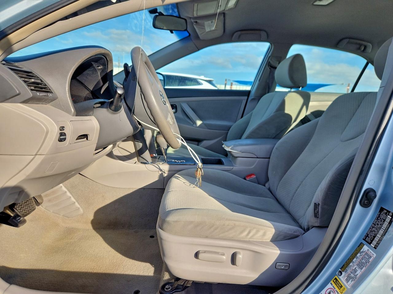 2007 TOYOTA CAMRY LE photo 7