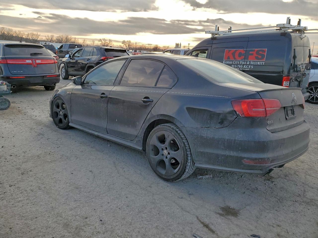 2016 VOLKSWAGEN JETTA GLI photo 2