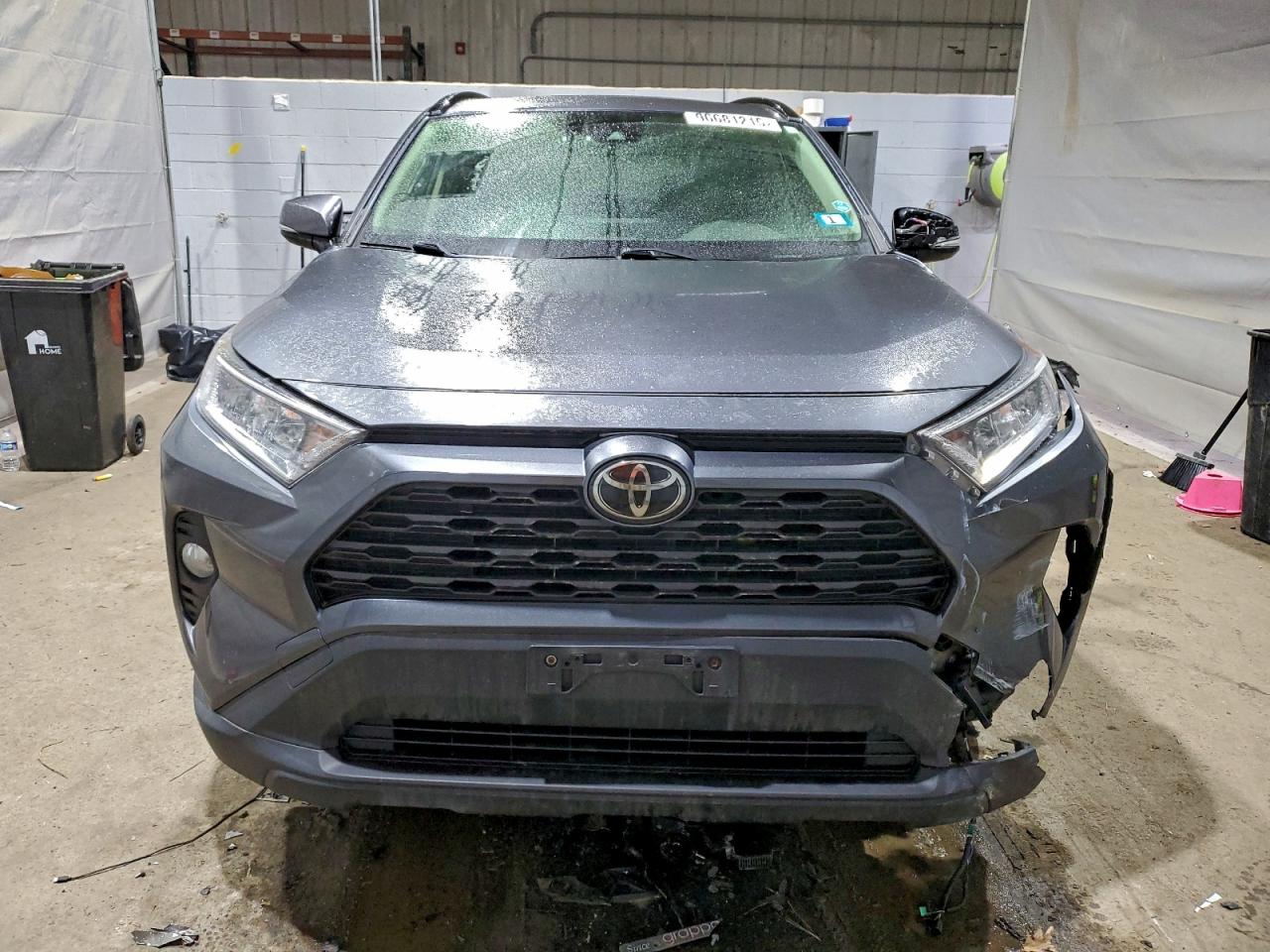 2019 TOYOTA RAV4 XLE photo 5