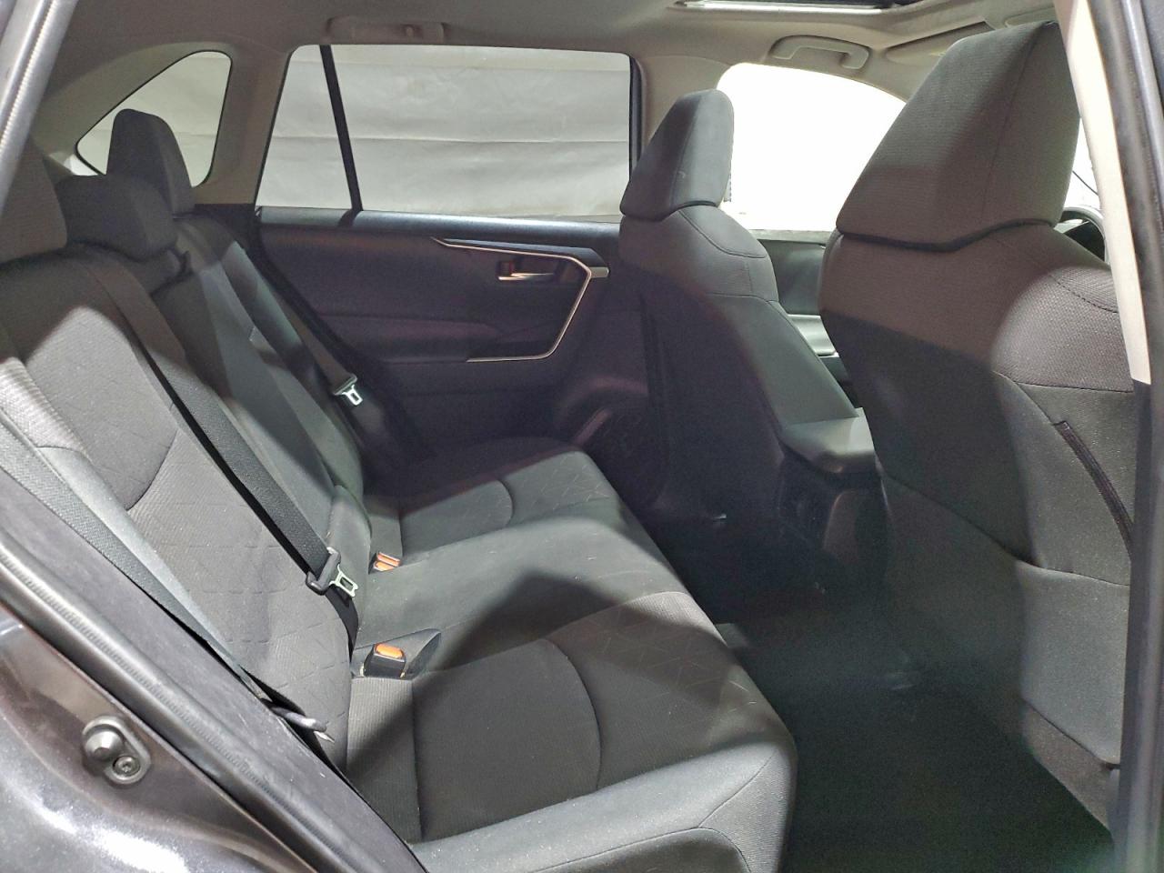 2019 TOYOTA RAV4 XLE photo 11