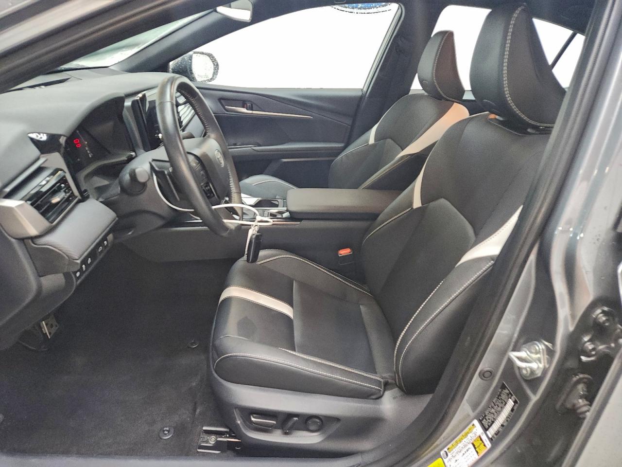 2025 TOYOTA CAMRY XSE photo 7