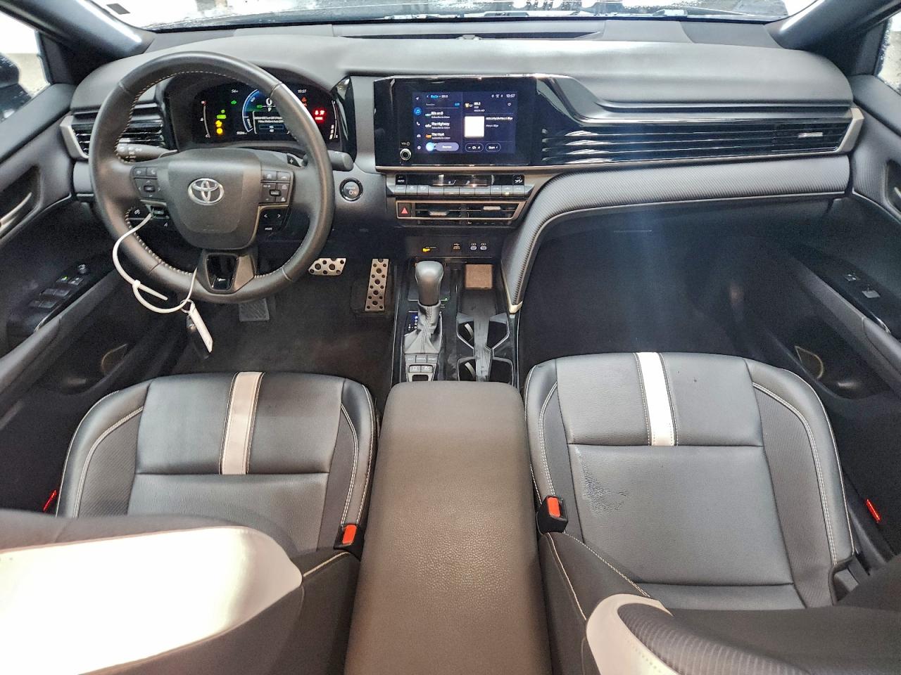 2025 TOYOTA CAMRY XSE photo 8