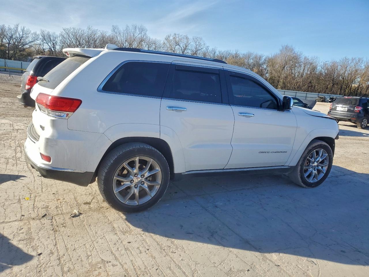 2014 JEEP GRAND CHEROKEE SUMMIT photo 3