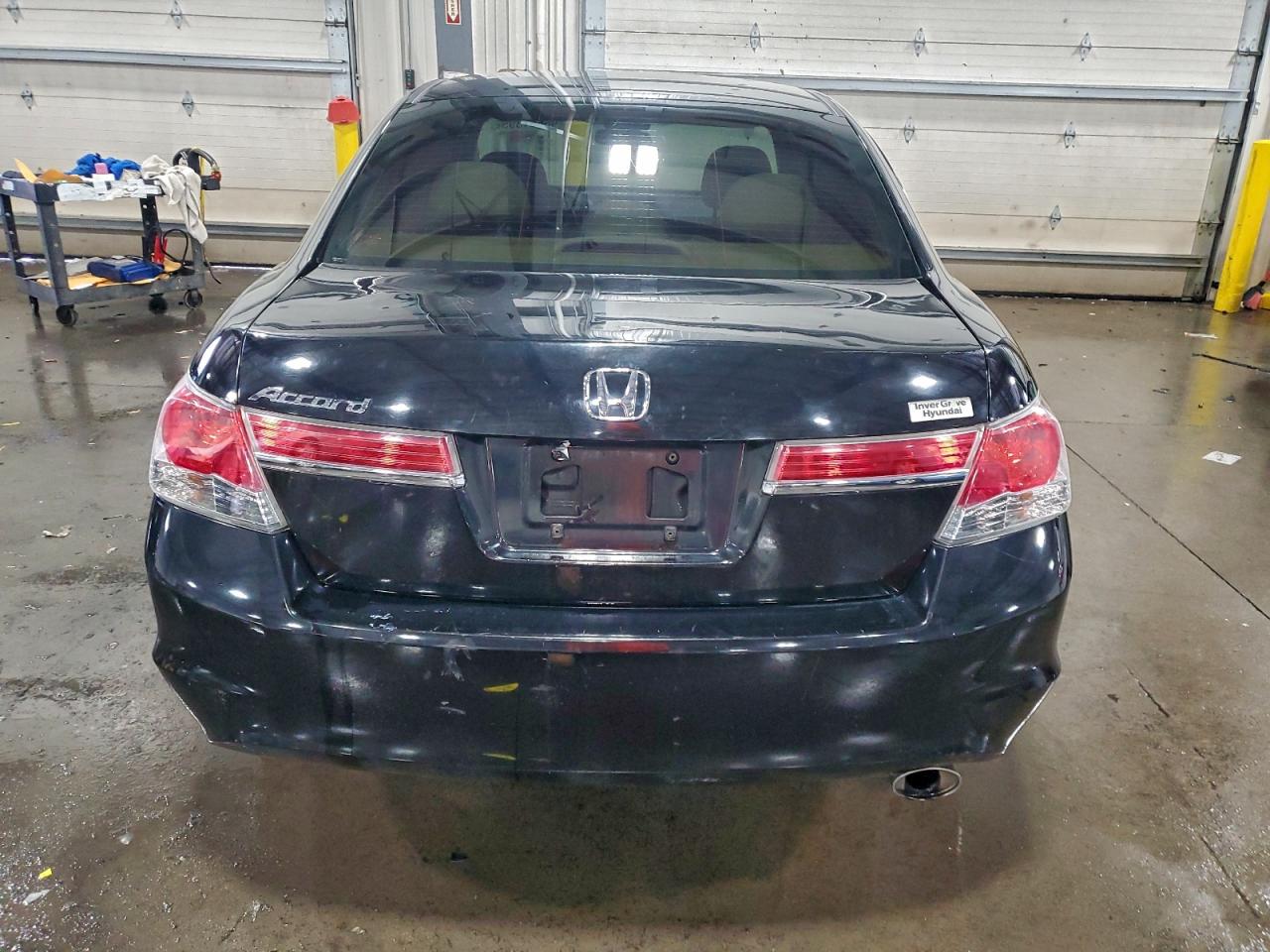 2011 HONDA ACCORD LX photo 6