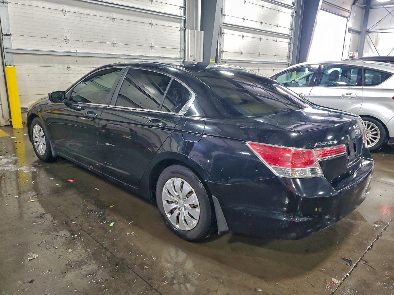 2011 HONDA ACCORD LX photo 2