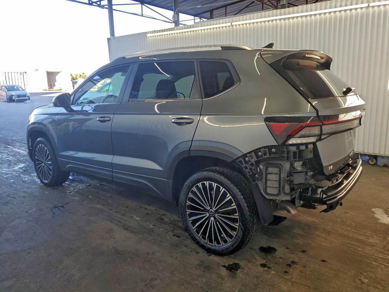 2026 VOLKSWAGEN TAOS SE photo 2