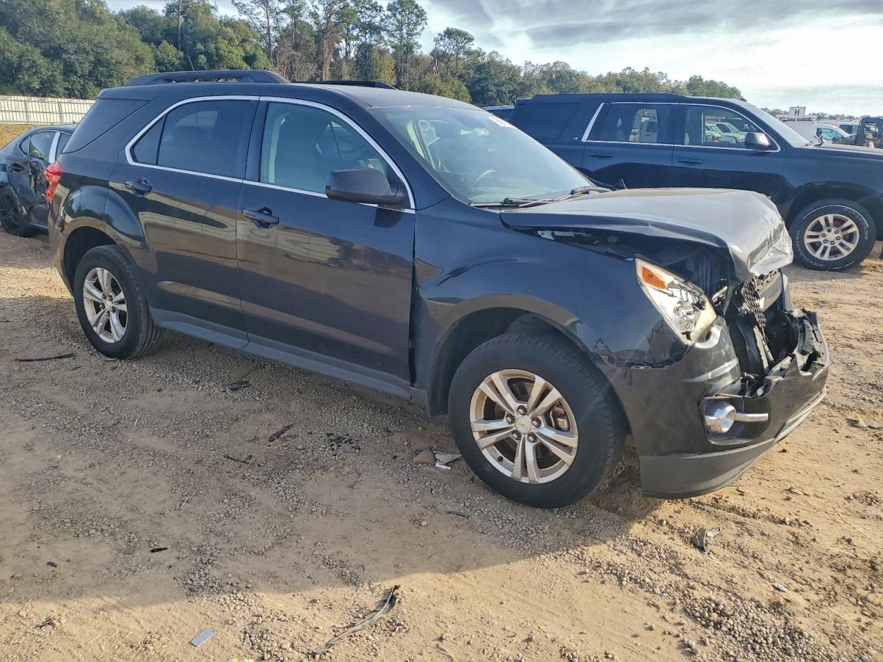 2015 CHEVROLET EQUINOX LT photo 4