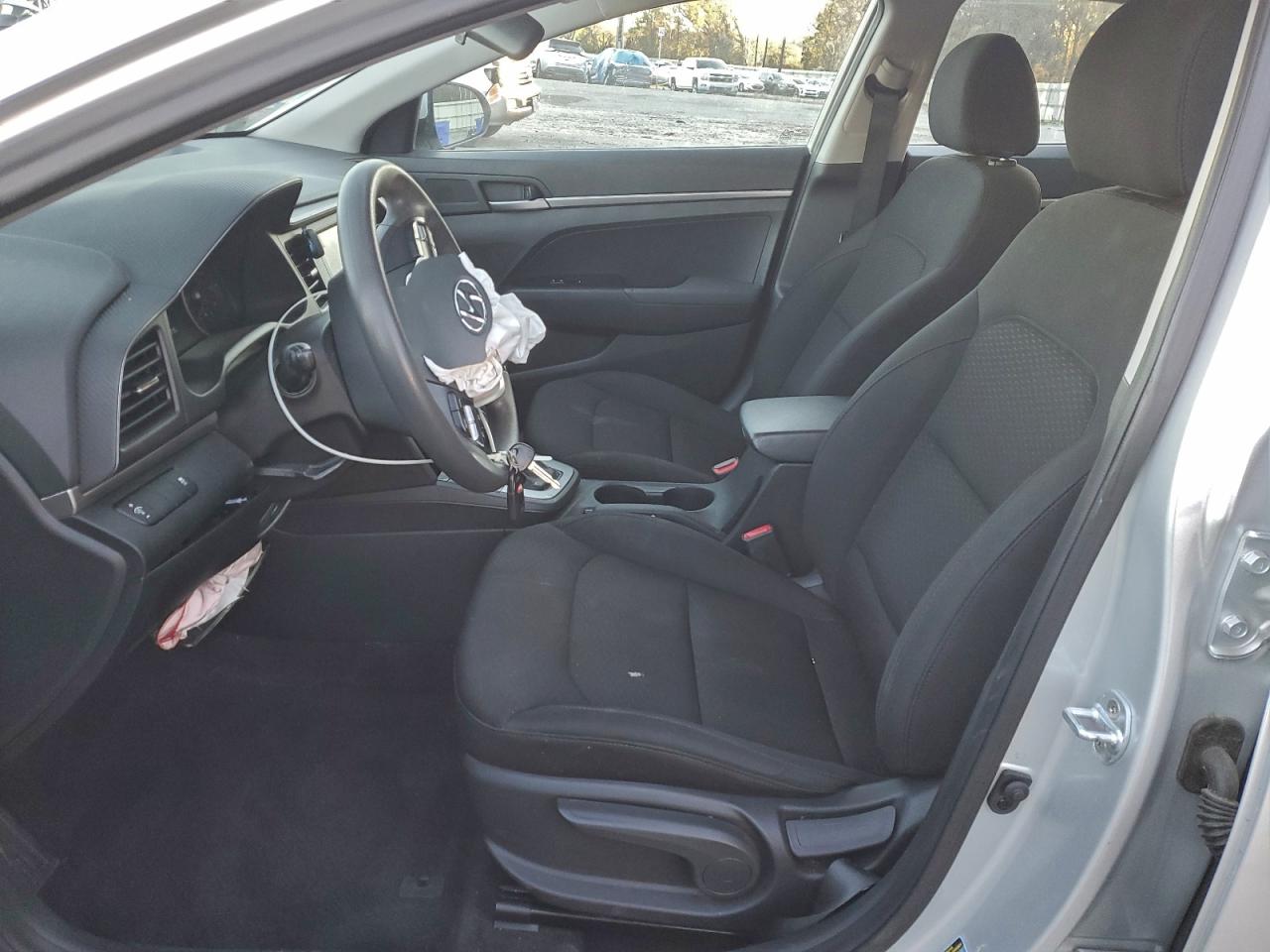 2019 HYUNDAI ELANTRA SE photo 13