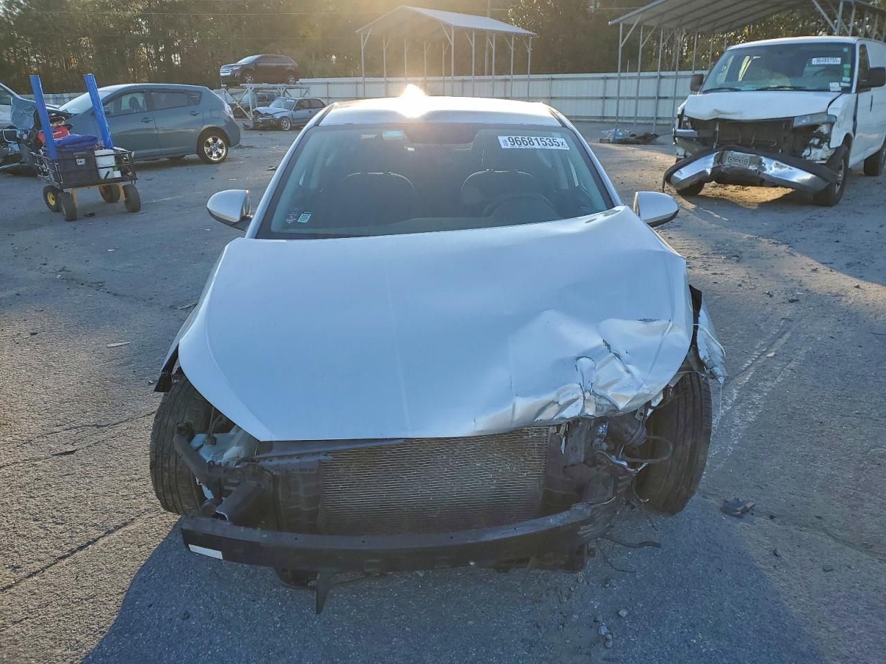2019 HYUNDAI ELANTRA SE photo 9