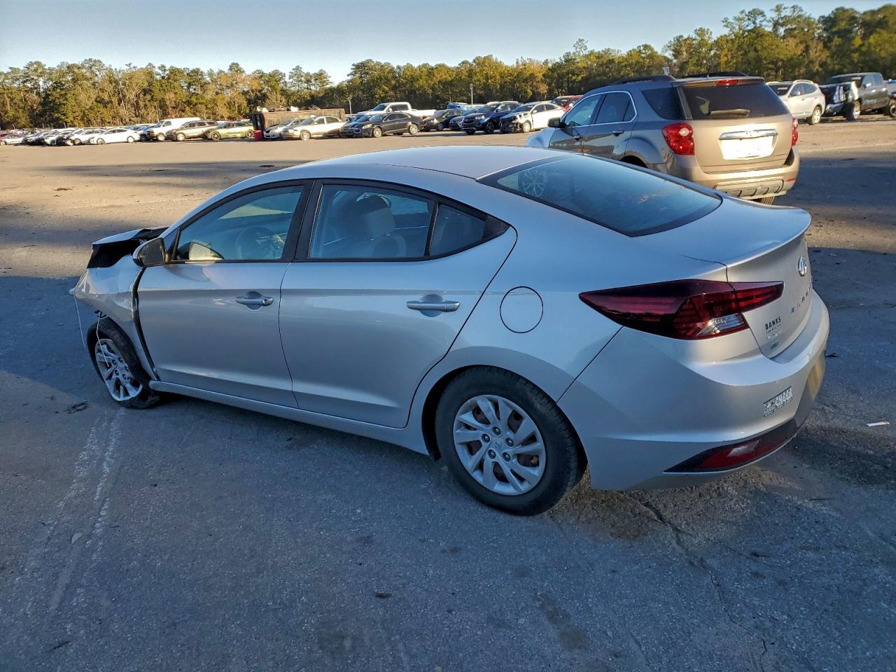 2019 HYUNDAI ELANTRA SE photo 3