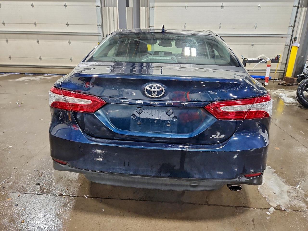 2019 TOYOTA CAMRY L photo 6