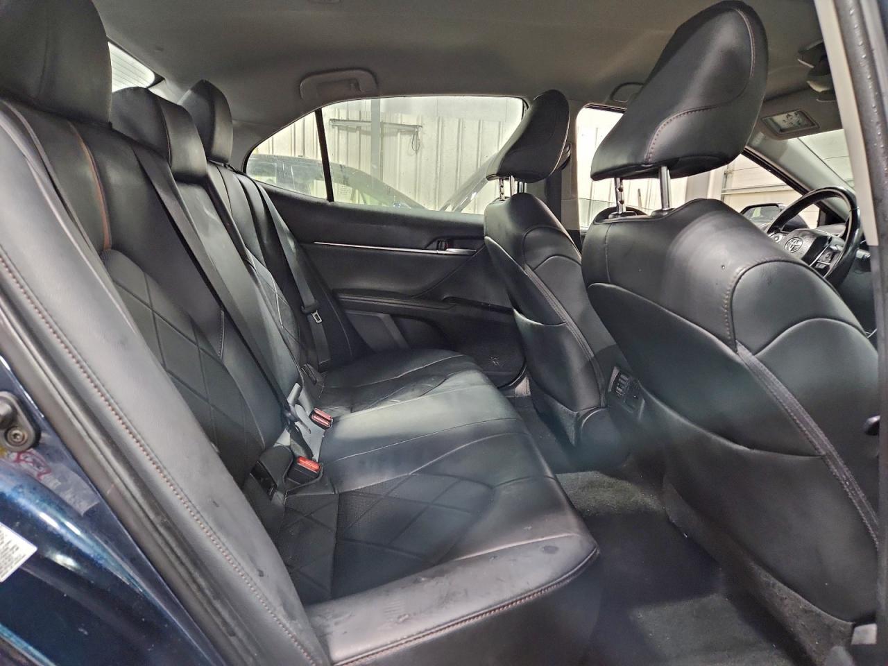 2019 TOYOTA CAMRY L photo 10