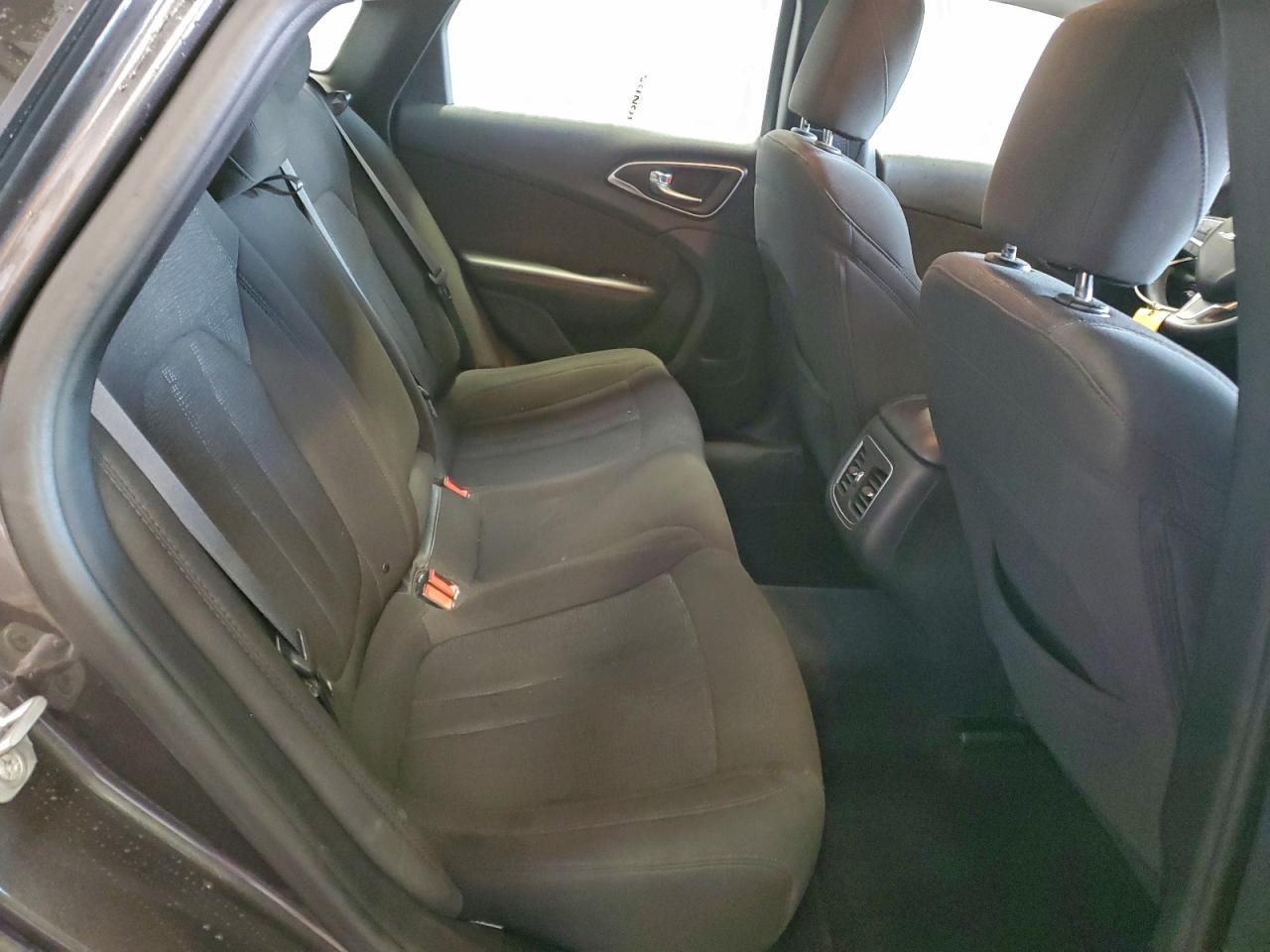 2015 CHRYSLER 200 LIMITED photo 10