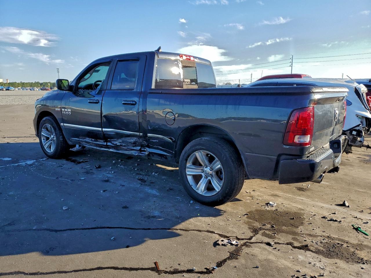 2014 RAM 1500 SPORT photo 2