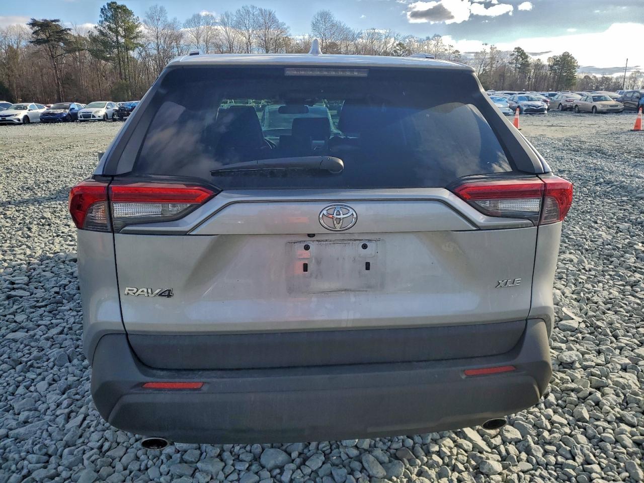 2021 TOYOTA RAV4 XLE PREMIUM photo 6