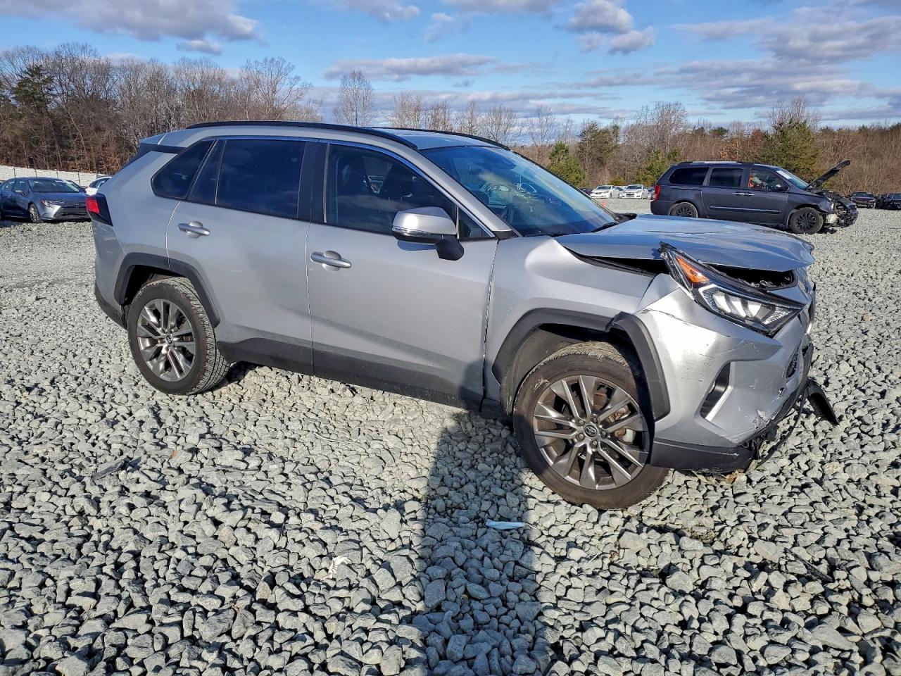 2021 TOYOTA RAV4 XLE PREMIUM photo 4