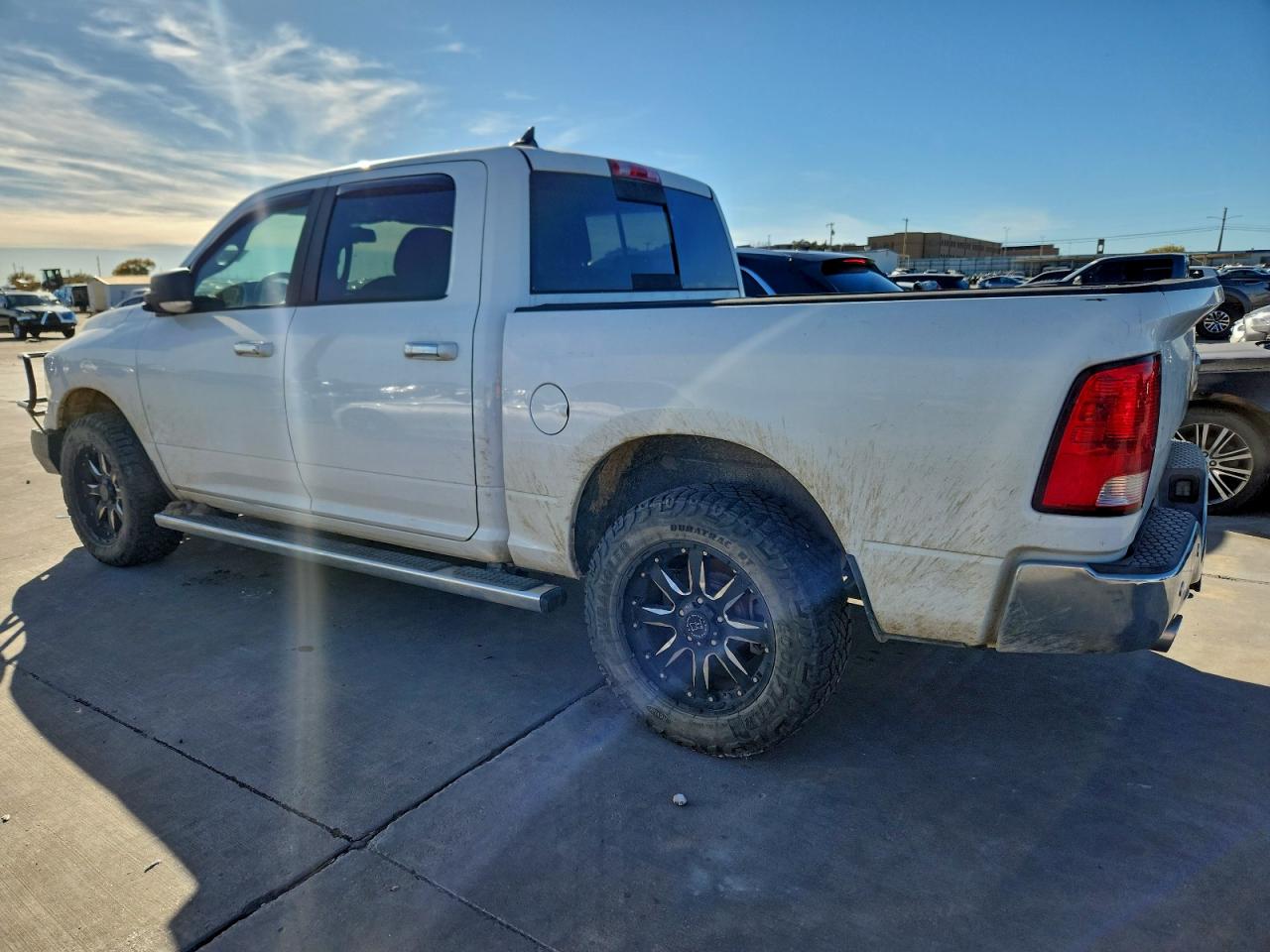 2015 RAM 1500 SLT photo 2