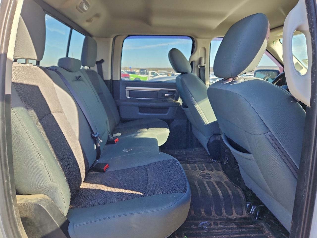 2015 RAM 1500 SLT photo 10