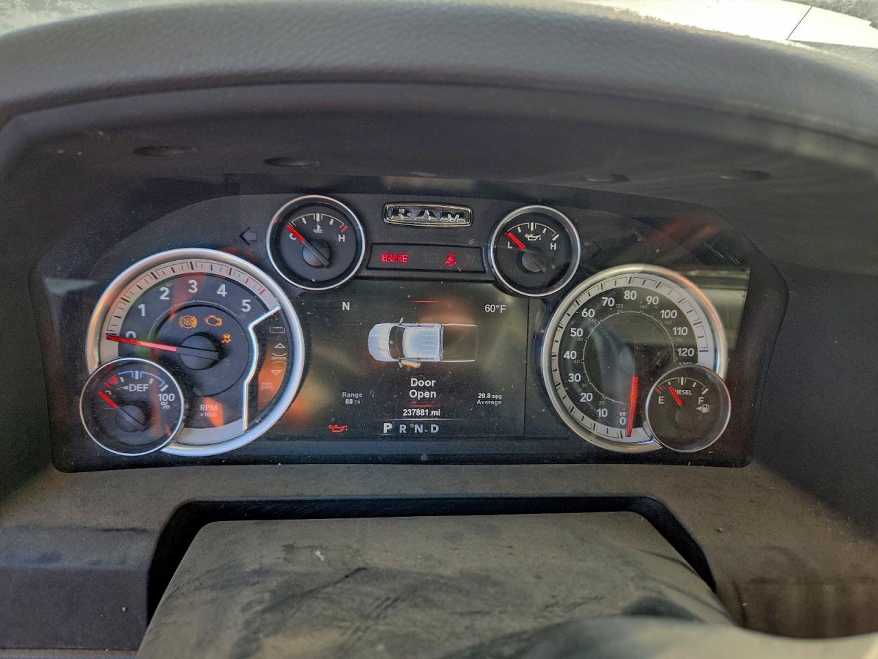 2015 RAM 1500 SLT photo 9