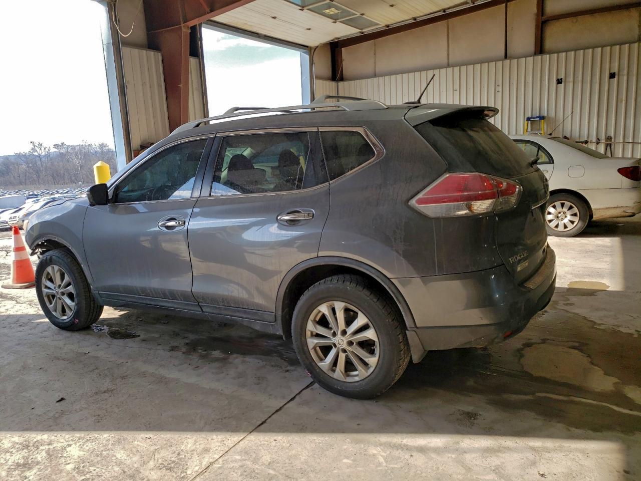2016 NISSAN ROGUE S photo 2