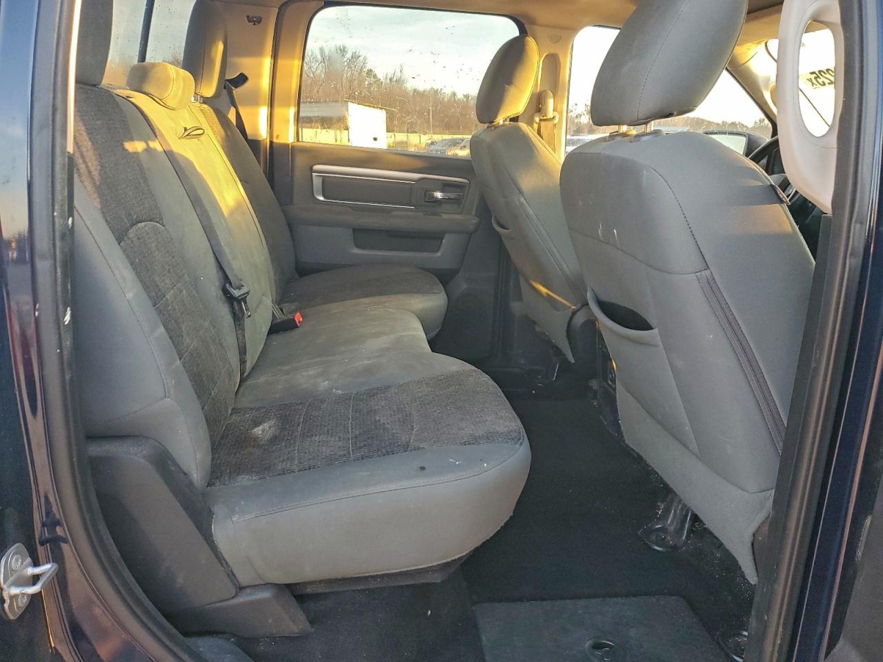 2016 RAM 1500 SLT photo 10