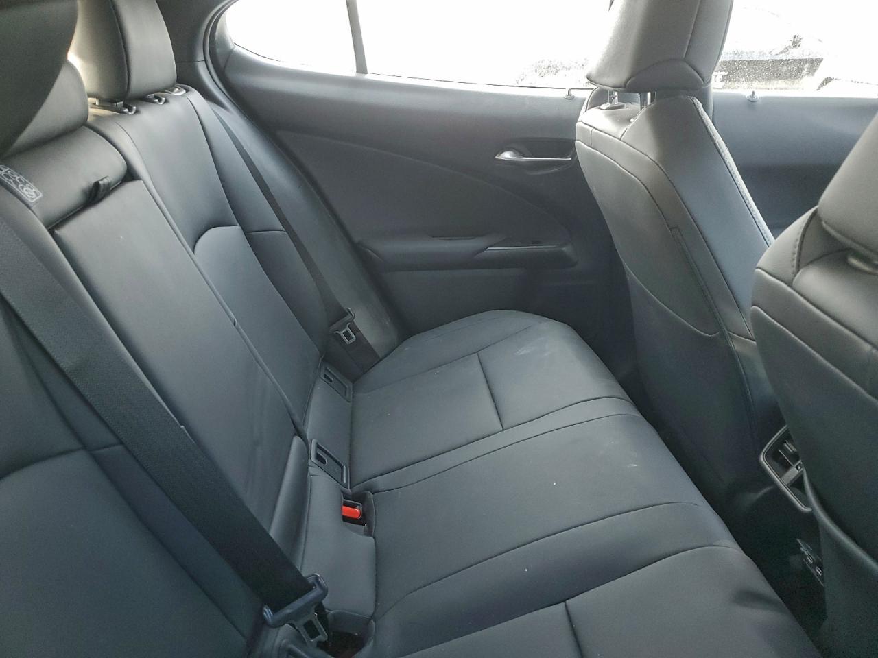 2022 LEXUS UX 250H BASE photo 10