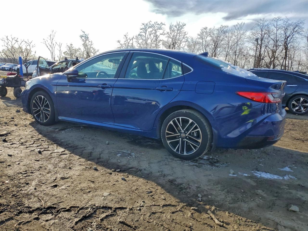 2025 TOYOTA CAMRY XSE photo 2