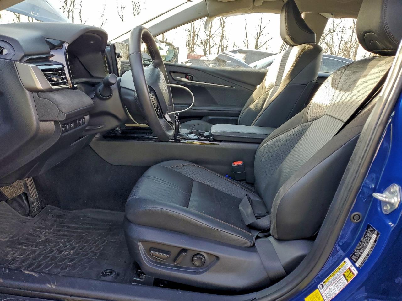 2025 TOYOTA CAMRY XSE photo 7