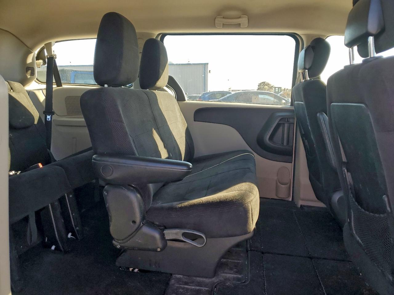 2013 DODGE GRAND CARAVAN SE photo 11