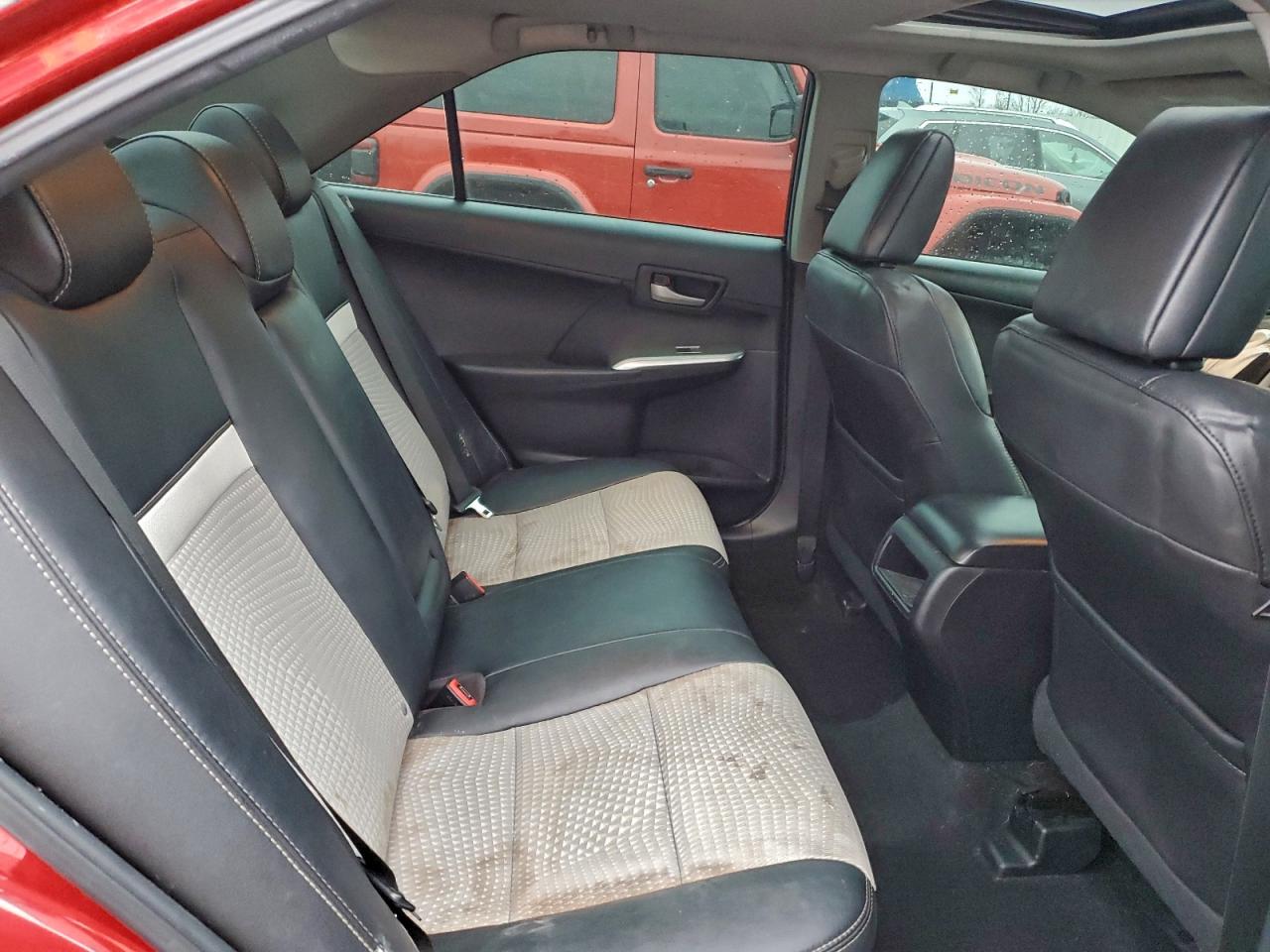 2014 TOYOTA CAMRY L photo 10