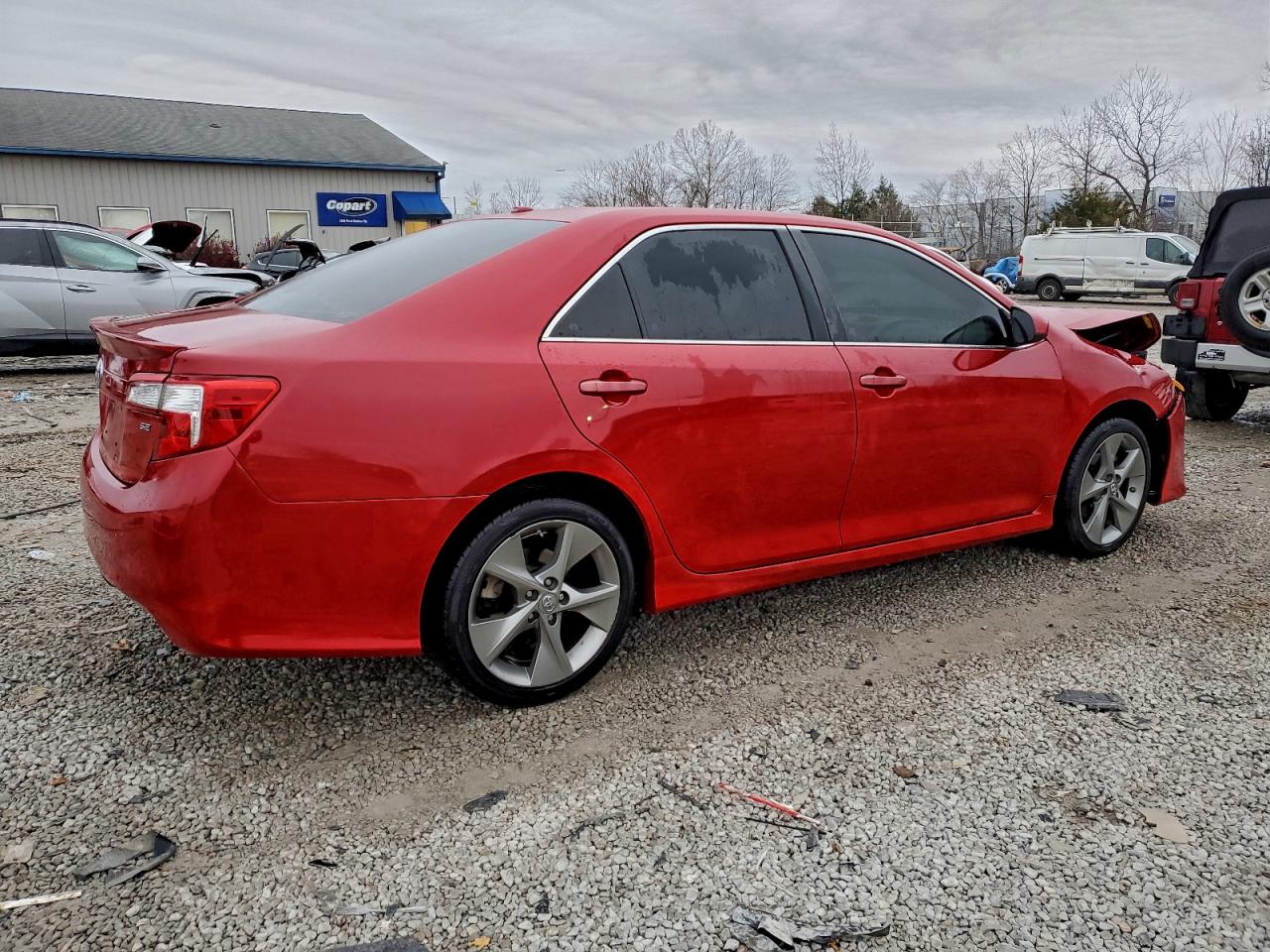 2014 TOYOTA CAMRY L photo 3