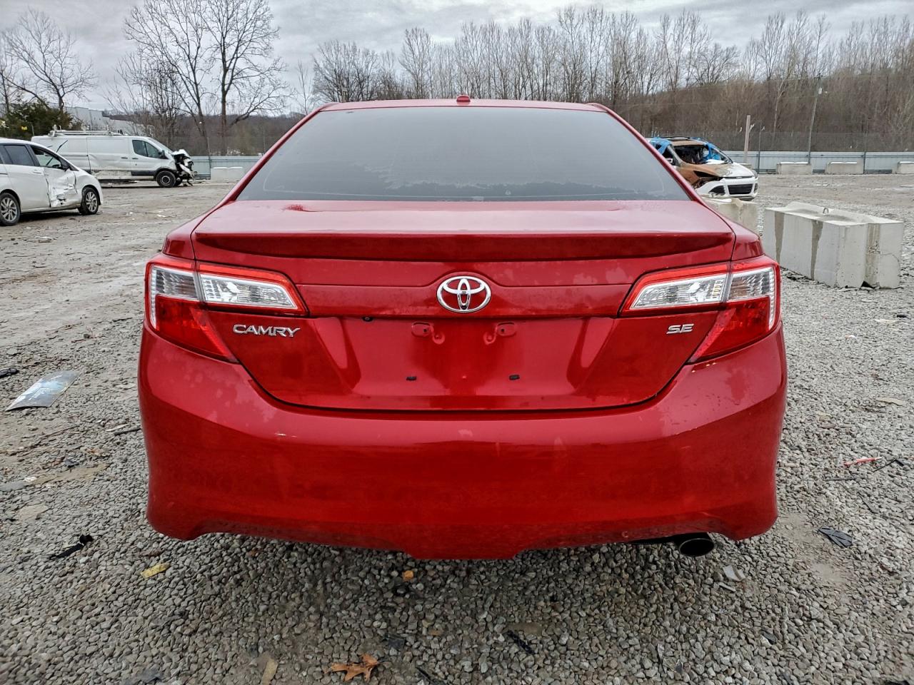 2014 TOYOTA CAMRY L photo 6