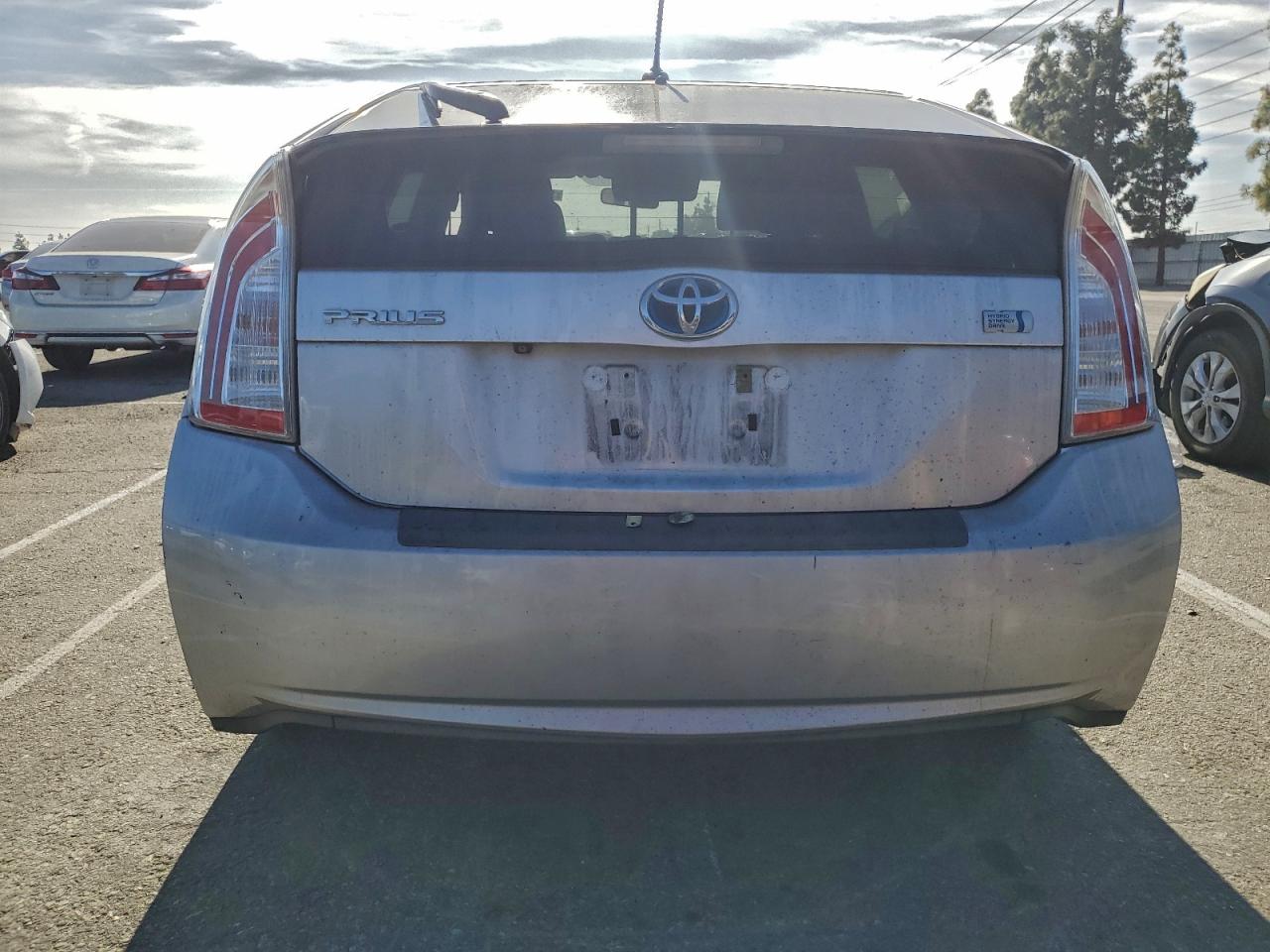 2013 TOYOTA PRIUS photo 6